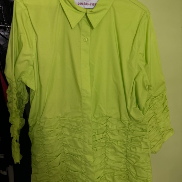 2 shirts 3dresses - Picture 3 of 6